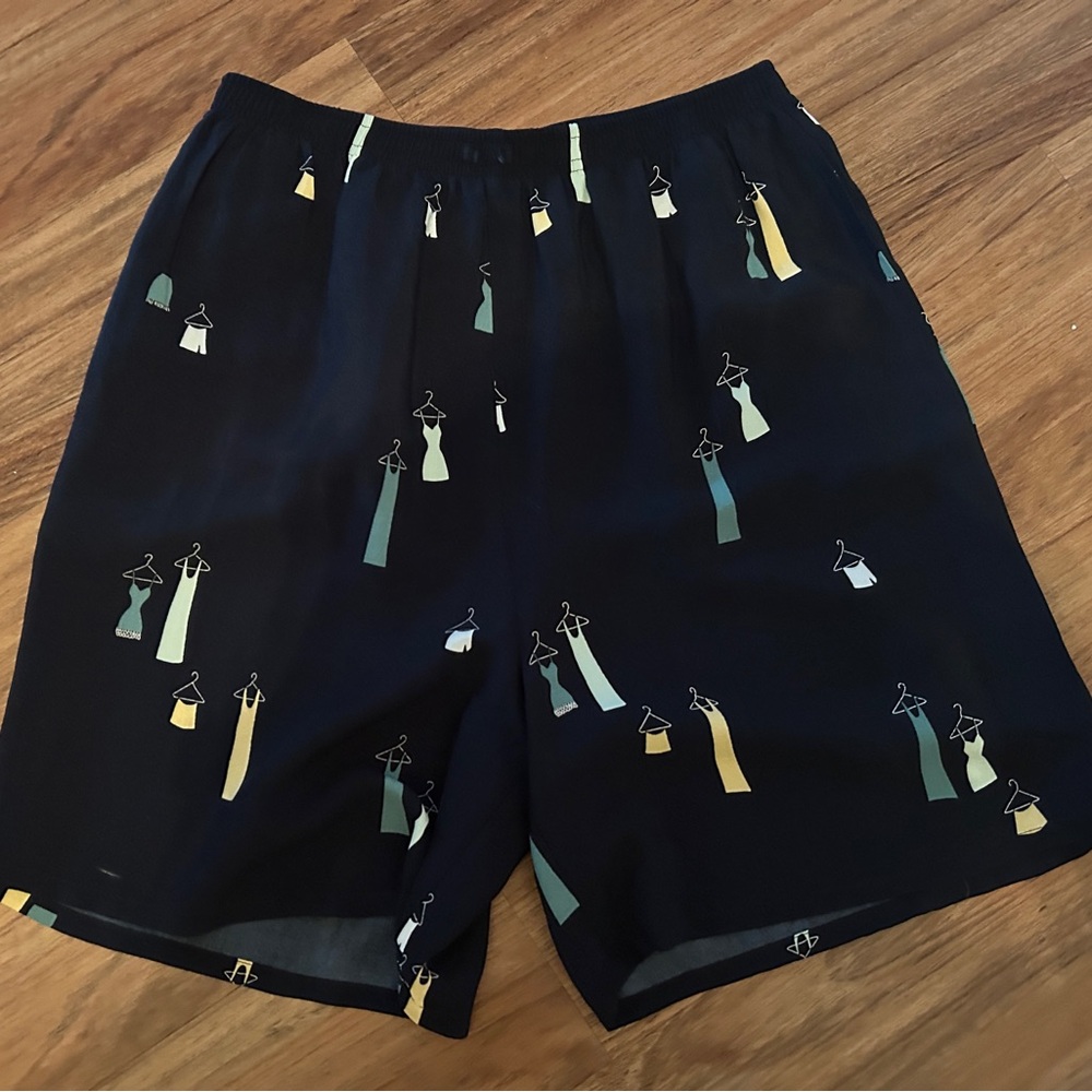 Stylish High Waist Women's Shorts - Black with Multicolor Dress Print